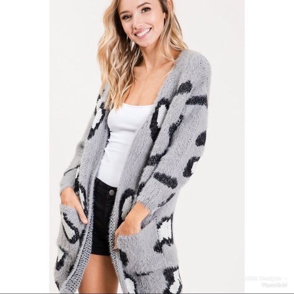 FINAL CLEARANCE BiBi Gray Leopard Animal Print Pocket Cardigan - Picture 4 of 15